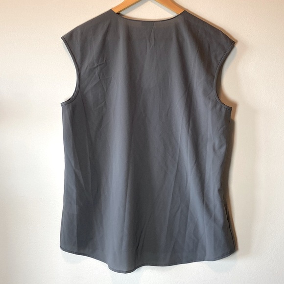 J Crew Cap-sleeve Shirttail Blouse Women’s 12 Gray Basic Lightweight Semi Sheer - Picture 10 of 13